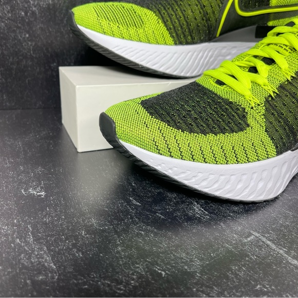 NIKE INFINITY RUN REACT 2 MENS ROAD RUNNING SHOES SIZE 10 FLYKNIT VOLT BLACK GRE - Picture 5 of 10